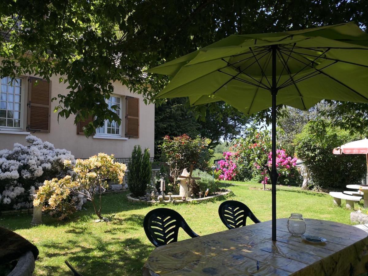 Au Jardin Fleuri Bed & Breakfast Secondigny Luaran gambar